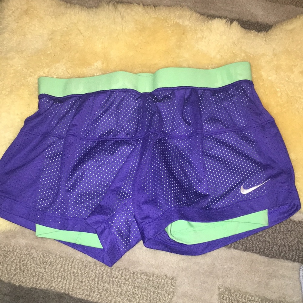 Nike DRI -FIT shorts size S